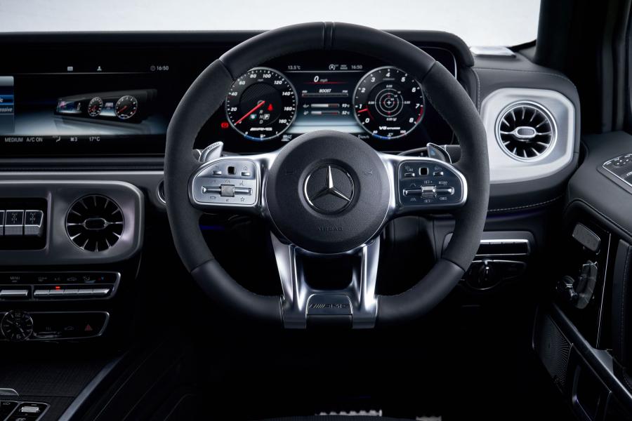 Панель приборов Mercedes-AMG G63 (W463) 2018 года  (UK) (фото 24 из 40)
